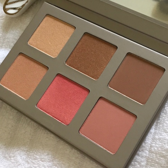ICONIC London Other - ICONIC Blaze Chaser Face Palette